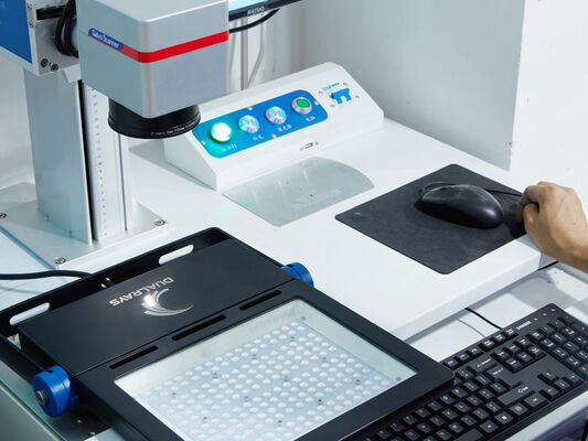 D4 LED防湿ランプ 最大 160 LPW DIP パワー/3CCT/3-相変化 1SKU=12SKU 駐車場,工場などの多くのアプリケーションに理想的なソリューションです